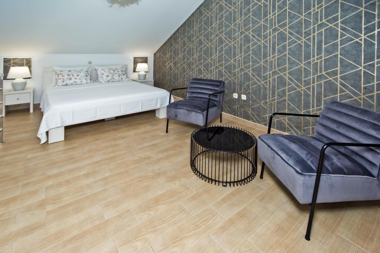 Luxurious Apartments Maslina With Beach Milna  Eksteriør bilde