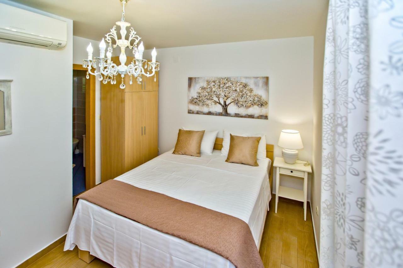 Luxurious Apartments Maslina With Beach Milna  Eksteriør bilde